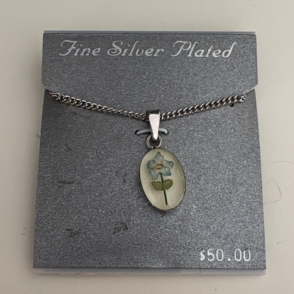Silver Plated Floral Pendant Necklace